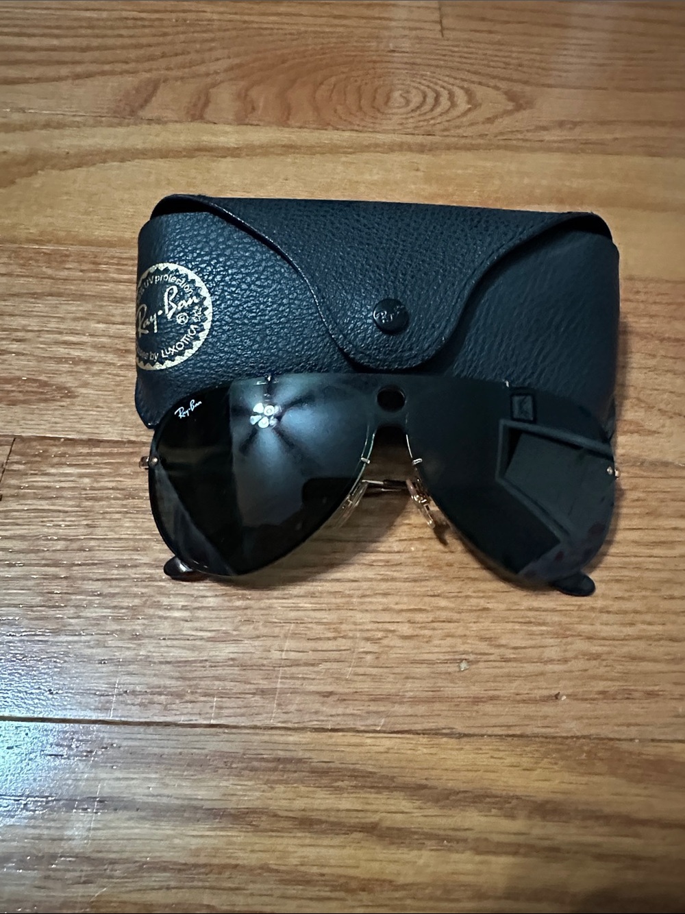Ray-Ban Black Aviator Sunglasses Nwot with Case